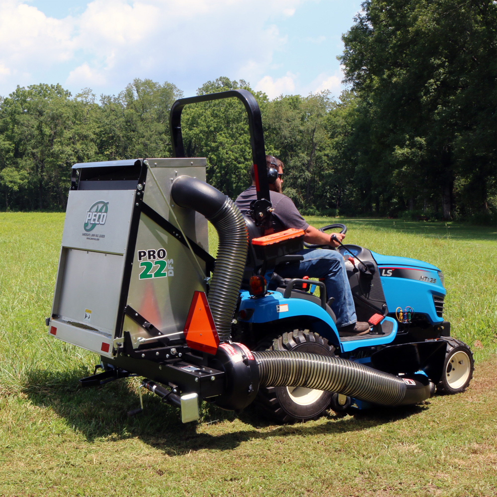 PECO, Pro 22DFS Vac, Large Universal Boot, Working Width 46 in, Engine Brand Briggs & Stratton, Engine Displacement 408 cc, Model# 752207L